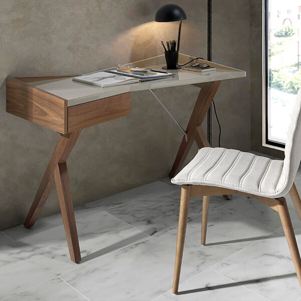 Desk 3018